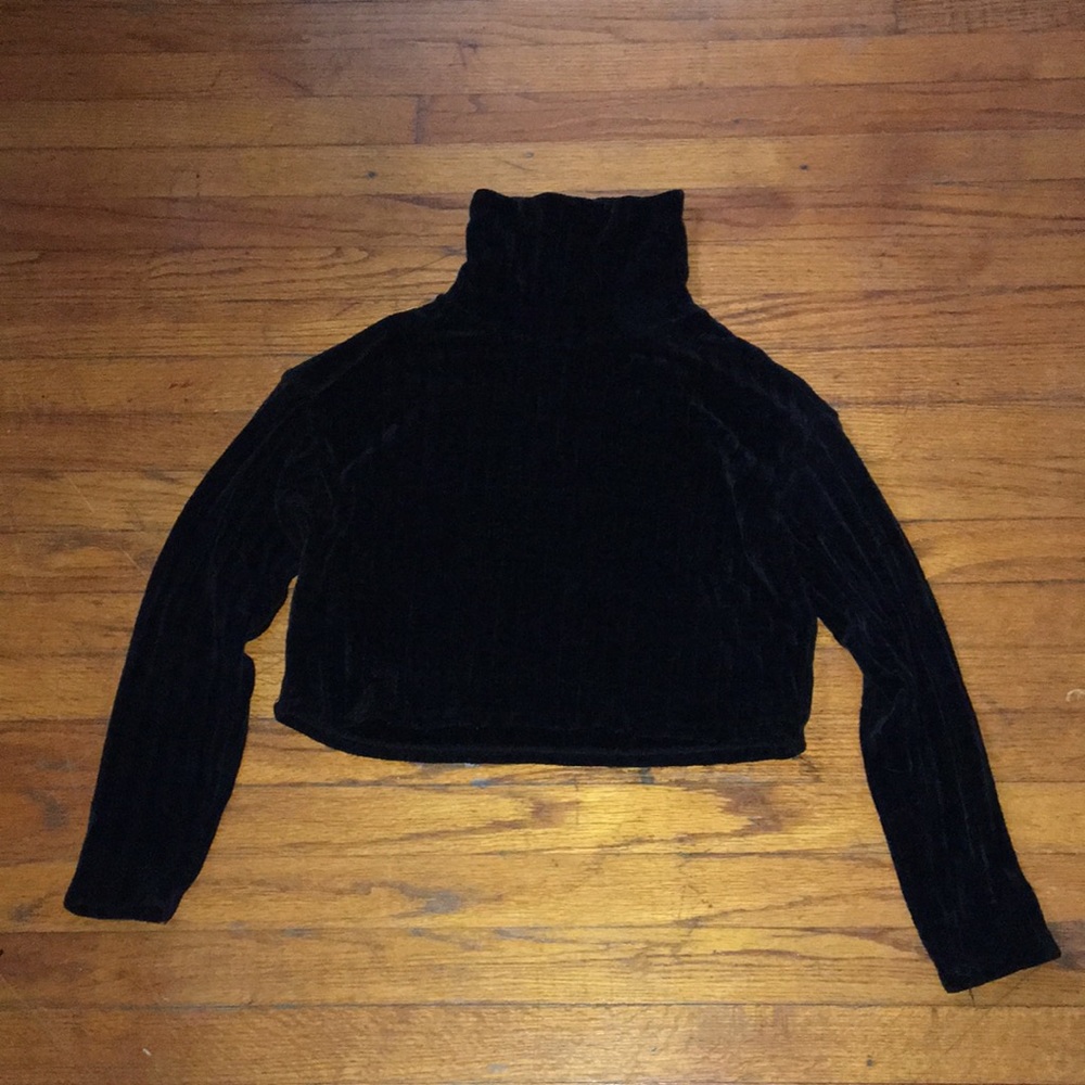 Black Crop turtle neck sweater
